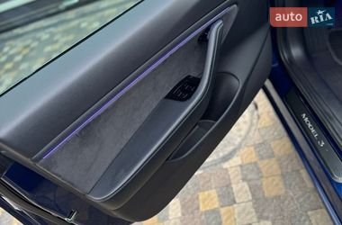 Седан Tesla Model 3 2019 в Львове
