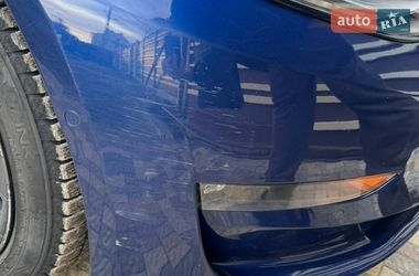 Седан Tesla Model 3 2019 в Львове
