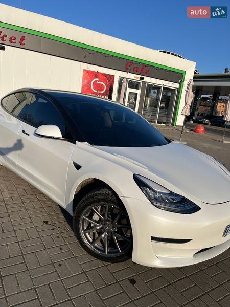 Седан Tesla Model 3 2019 в Житомире