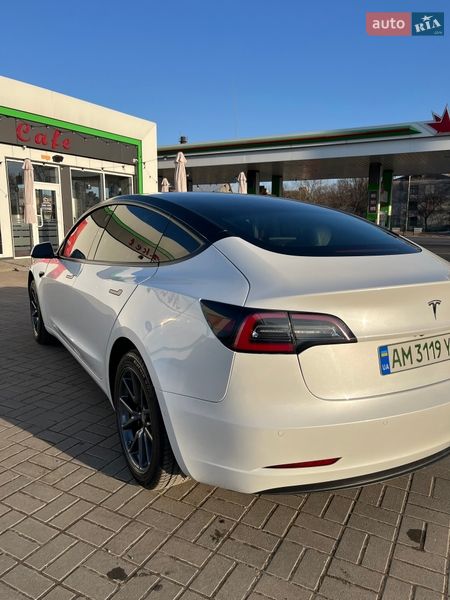 Седан Tesla Model 3 2019 в Житомире