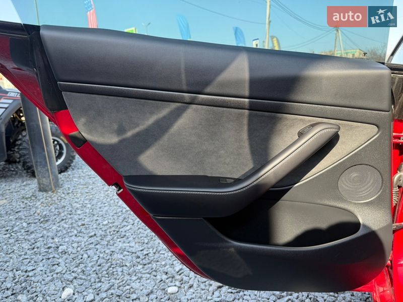 Седан Tesla Model 3 2023 в Стрые фото 13 Седан Tesla Model 3 2023 в Стрые