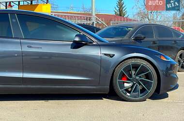 Седан Tesla Model 3 2024 в Киеве