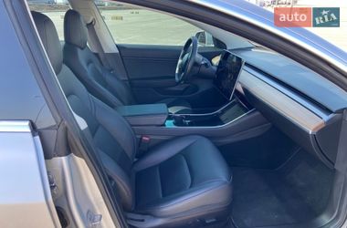 Седан Tesla Model 3 2018 в Львове