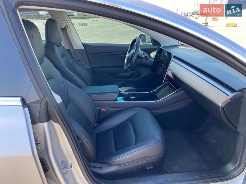 Седан Tesla Model 3 2018 в Львове фото 6 Седан Tesla Model 3 2018 в Львове