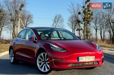 Седан Tesla Model 3 2018 в Львові