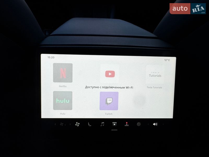 Седан Tesla Model 3 2024 в Києві