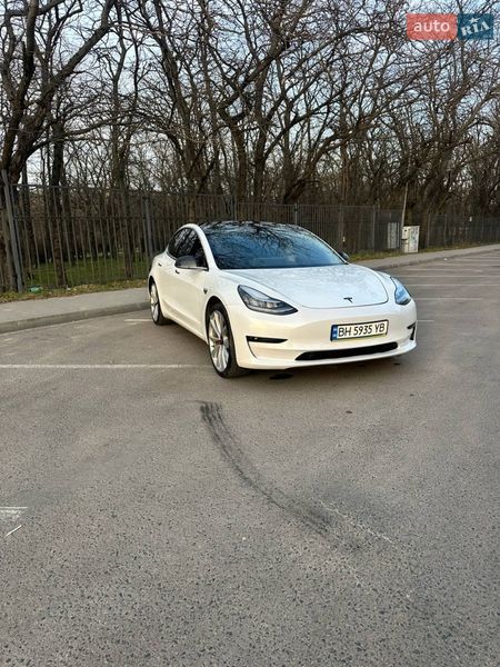 Седан Tesla Model 3 2019 в Одесі