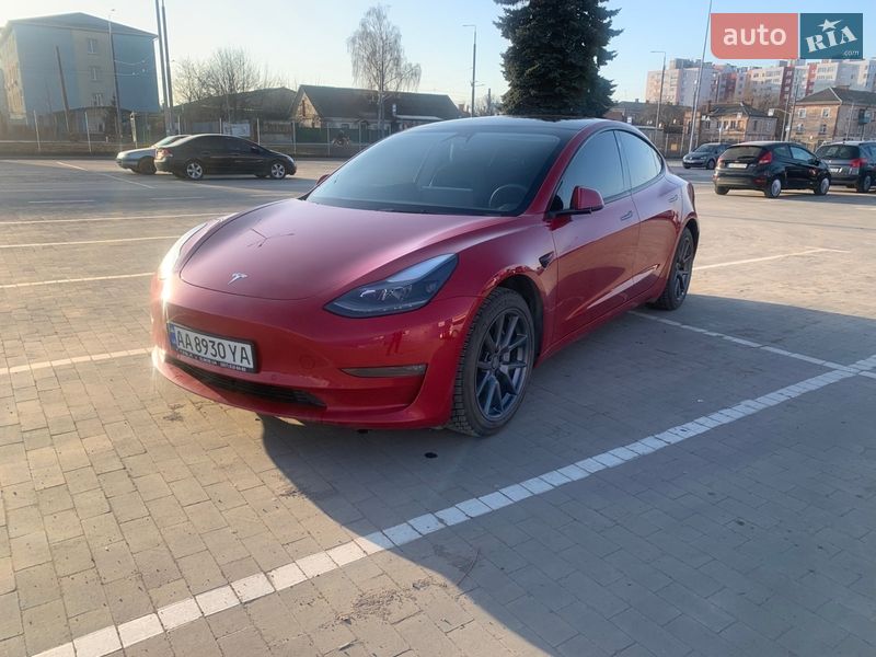 Седан Tesla Model 3 2022 в Виннице