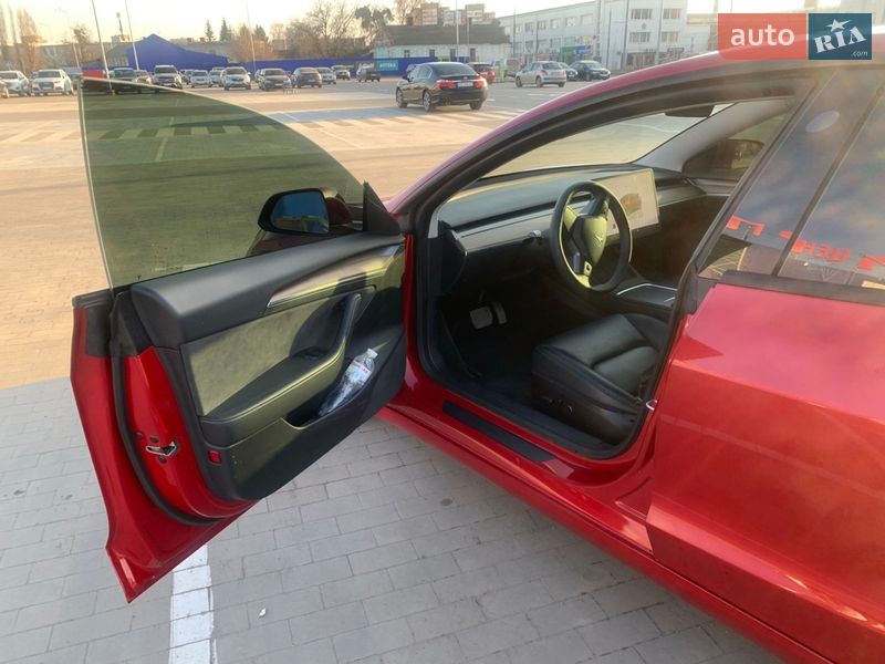 Седан Tesla Model 3 2022 в Виннице