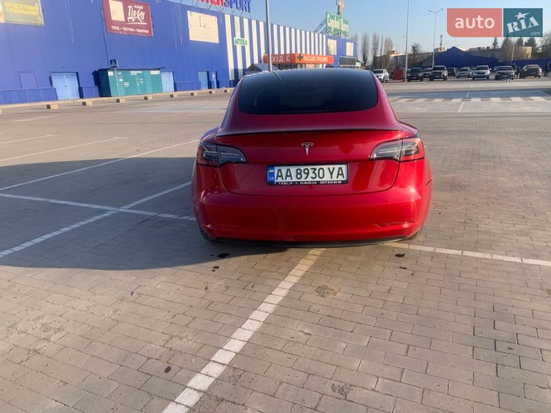 Седан Tesla Model 3 2022 в Виннице