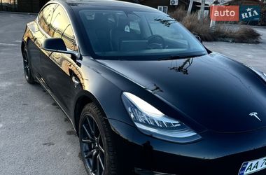 Седан Tesla Model 3 2019 в Броварах