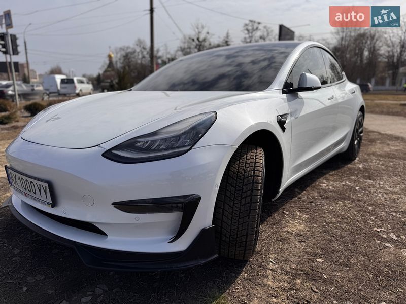 Tesla Model 3 2019