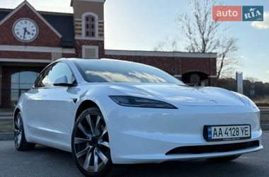Седан Tesla Model 3 2024 в Киеве