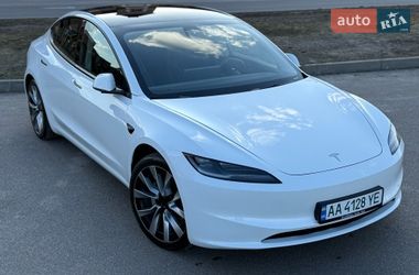 Седан Tesla Model 3 2024 в Киеве