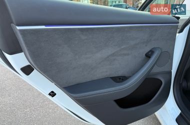 Седан Tesla Model 3 2024 в Киеве