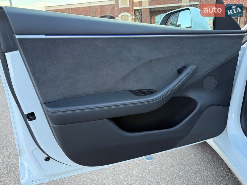 Седан Tesla Model 3 2024 в Києві фото 38 Седан Tesla Model 3 2024 в Києві