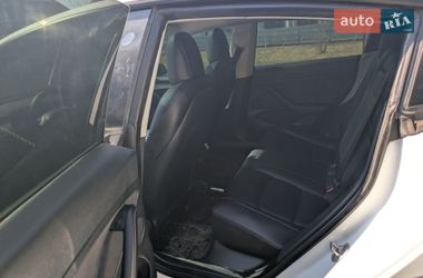Седан Tesla Model 3 2023 в Львове