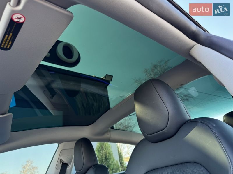 Седан Tesla Model 3 2024 в Ивано-Франковске
