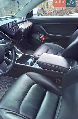 Седан Tesla Model 3 2019 в Киеве