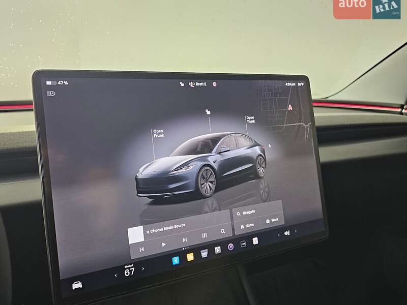 Седан Tesla Model 3 2025 в Львове