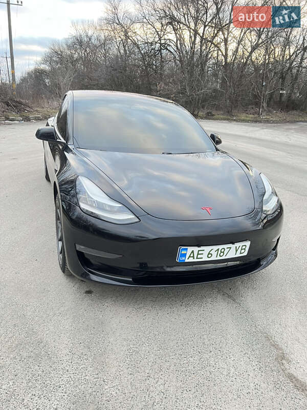 Седан Tesla Model 3 2019 в Дніпрі