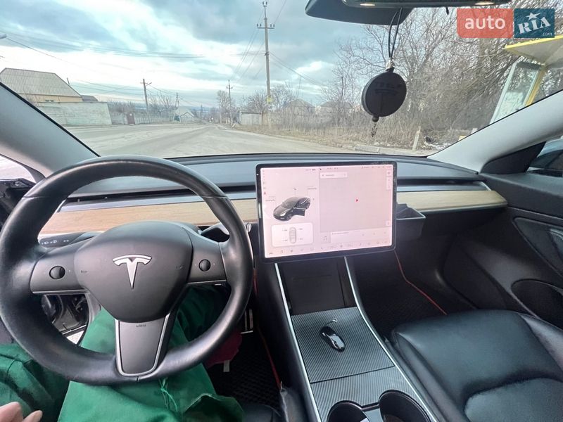 Седан Tesla Model 3 2019 в Дніпрі
