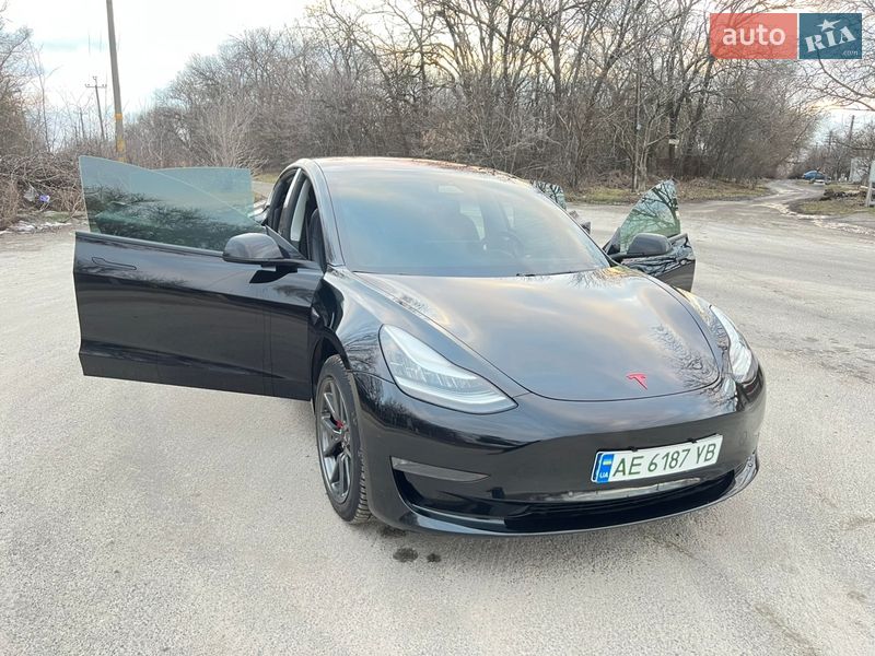 Седан Tesla Model 3 2019 в Дніпрі