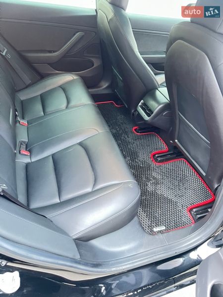 Седан Tesla Model 3 2019 в Дніпрі