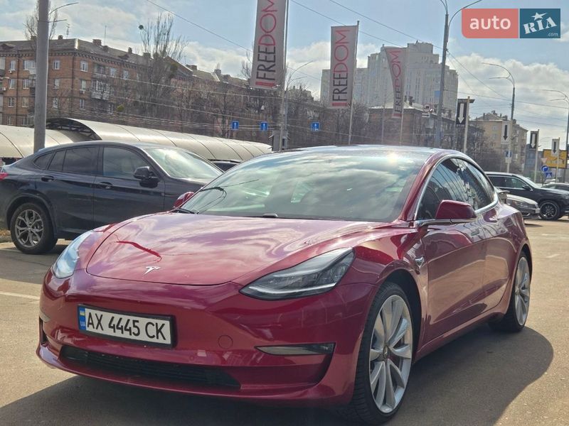 Седан Tesla Model 3 2019 в Киеве