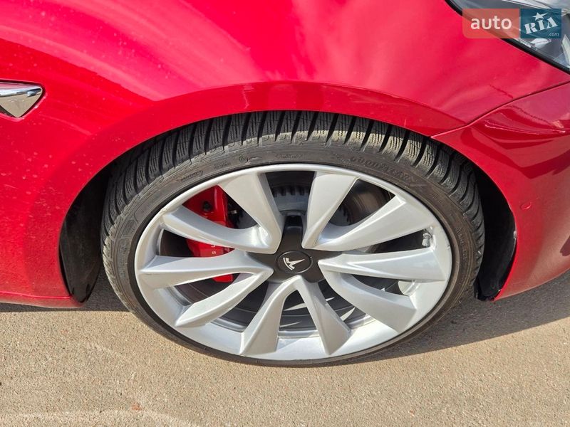 Седан Tesla Model 3 2019 в Киеве