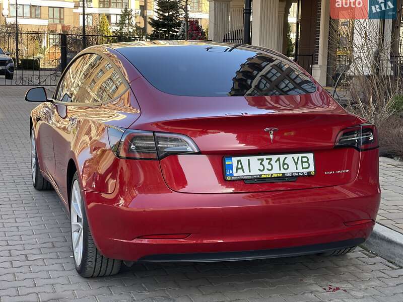Седан Tesla Model 3 2022 в Киеве