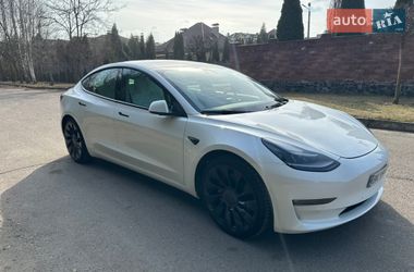 Седан Tesla Model 3 2022 в Ровно