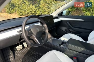 Седан Tesla Model 3 2022 в Ровно