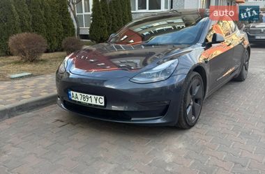 Седан Tesla Model 3 2022 в Киеве