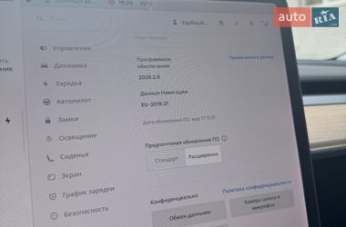 Седан Tesla Model 3 2022 в Киеве
