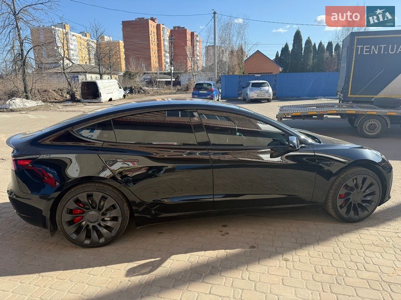 Седан Tesla Model 3 2023 в Киеве