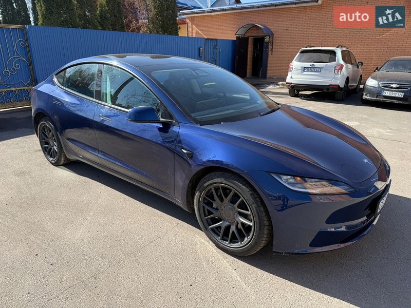 Седан Tesla Model 3 2024 в Києві