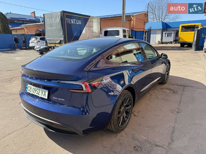Седан Tesla Model 3 2024 в Києві