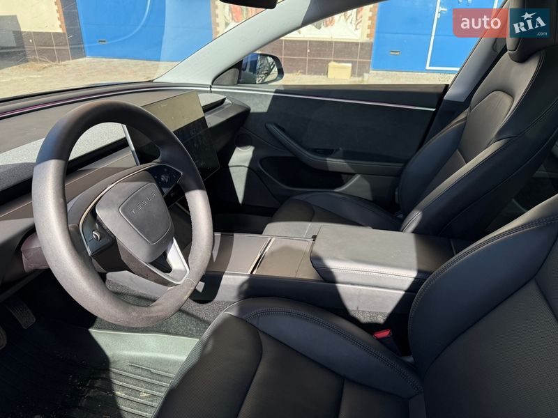 Седан Tesla Model 3 2024 в Києві