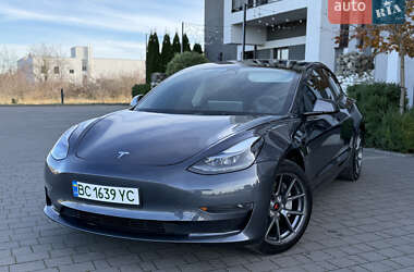 Седан Tesla Model 3 2023 в Стрию