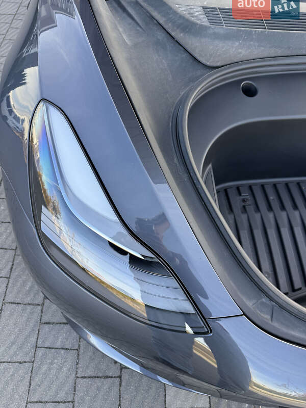 Седан Tesla Model 3 2023 в Стрию
