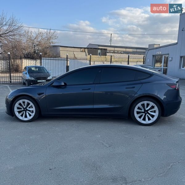 Седан Tesla Model 3 2022 в Киеве