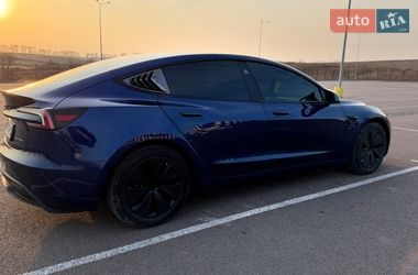 Седан Tesla Model 3 2024 в Ровно
