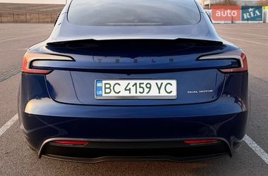 Седан Tesla Model 3 2024 в Ровно