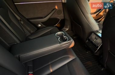 Седан Tesla Model 3 2024 в Ровно
