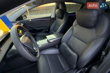 Седан Tesla Model 3 2024 в Ровно