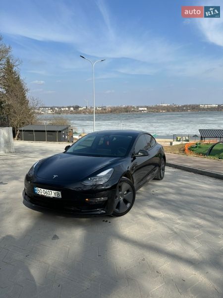 Седан Tesla Model 3 2022 в Тернополі