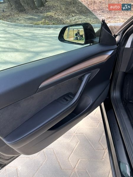 Седан Tesla Model 3 2022 в Тернополі
