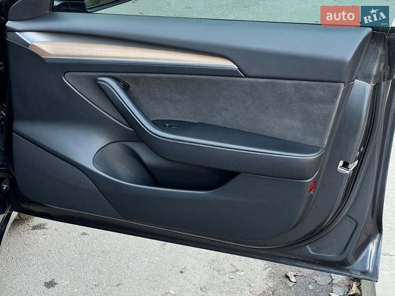 Седан Tesla Model 3 2021 в Киеве фото 48 Седан Tesla Model 3 2021 в Киеве