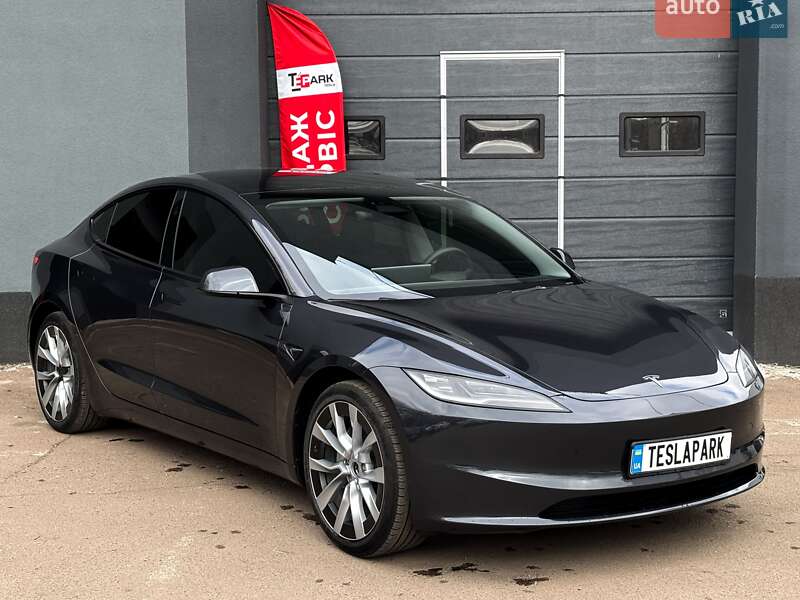 Седан Tesla Model 3 2024 в Киеве